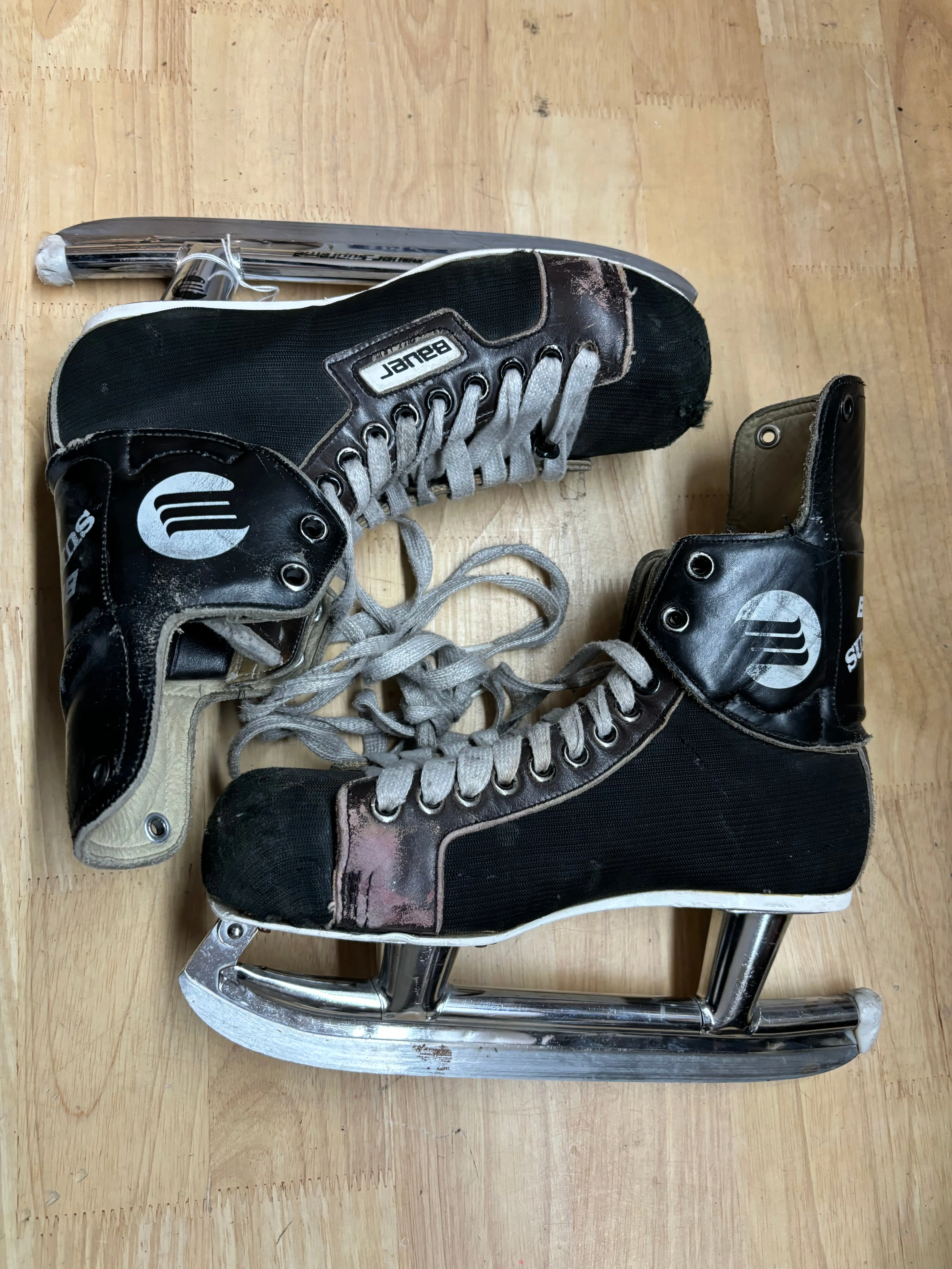 Used Antique Vintage Bauer Supreme II Ice Hockey Skates